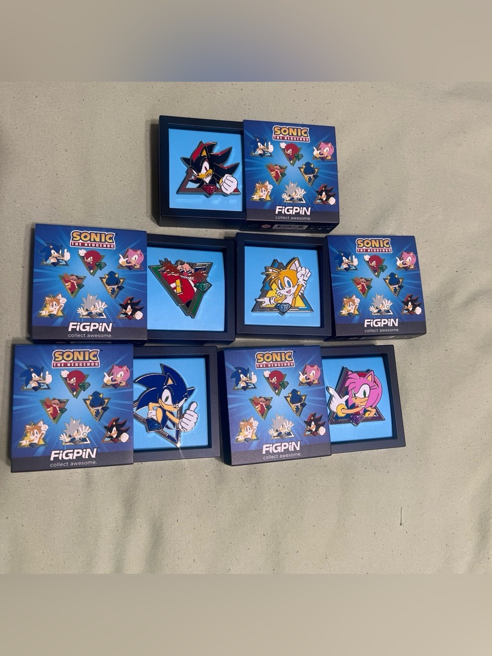 FiGPiN Sonic the Hedgehog Character Enamel Pin Set - 4 Common, 1 Rare